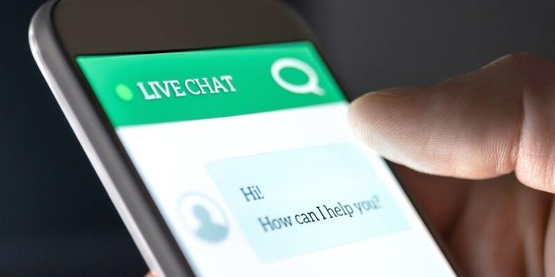 Hình thức liên lạc qua live chat Hình thức liên lạc qua live chat